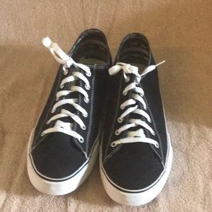 George Shoes - Women’s George size 12 George Shoes - Women’s George size 12